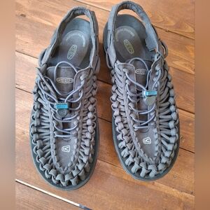 Keen UNeek Gray Outdoor Corded Adjustable Hiking Waterproof Size 8.5 Unisex